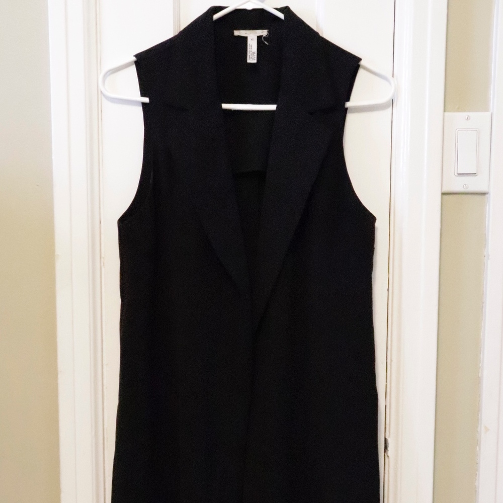 ⭐️LAST CHANCE!!⭐️Leith long sleeveless blazer